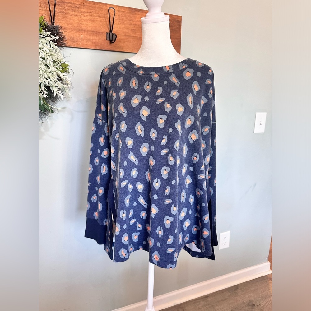 M Wonderly blue orange leopard print sweatshirt tunic side slit top shirt - Picture 6 of 6